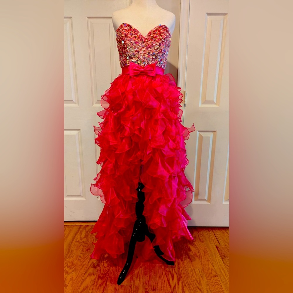Size 6 High Low pink Sherri Hill full of ruffles
